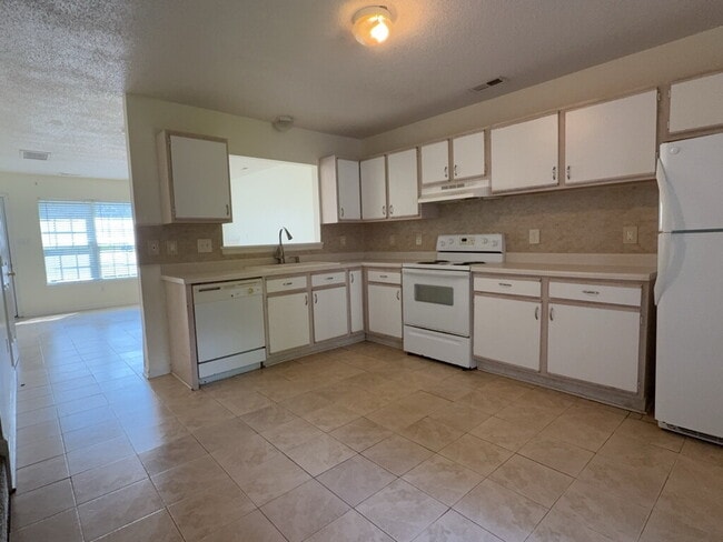 Building Photo - 1209 Timberlake Trail
