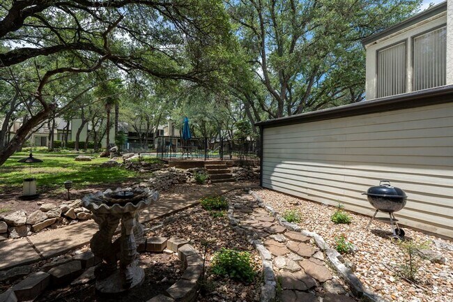Building Photo - 13 Casa Verde St