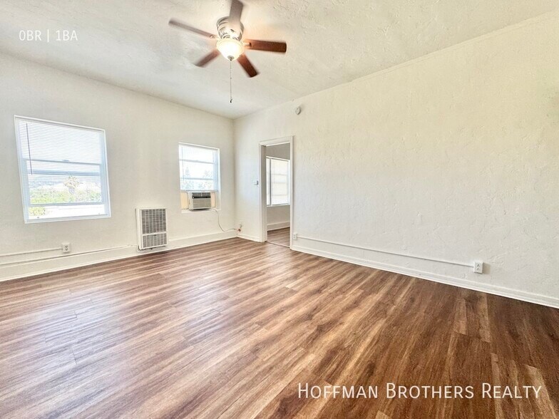 Primary Photo - 800 N Las Palmas Ave