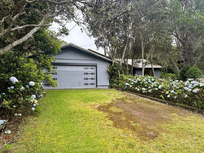 Building Photo - 99-7733 Uluhe Pl