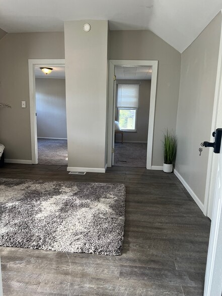 Building Photo - 629 Clinton St