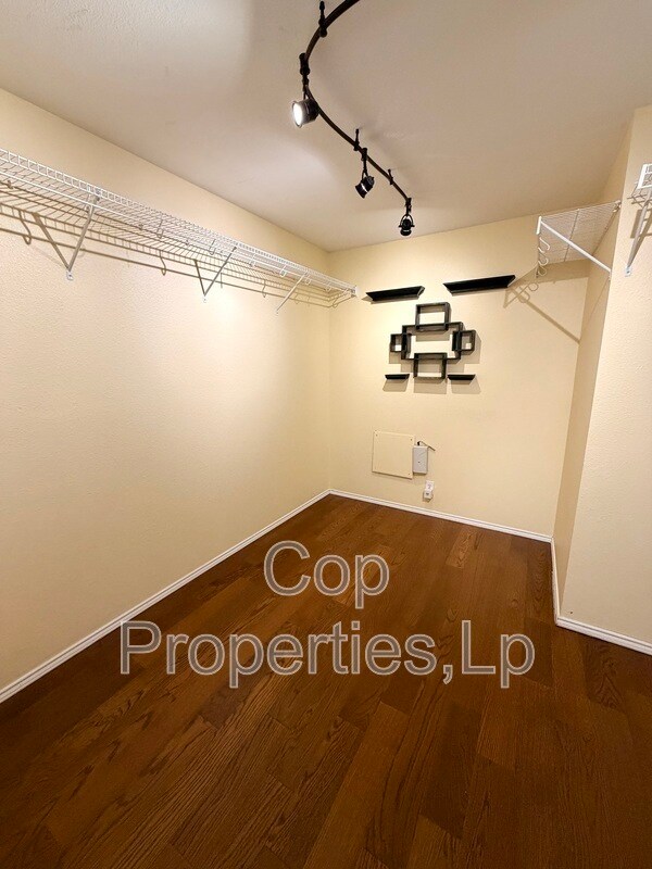 Building Photo - 25526 Gold Yarrow