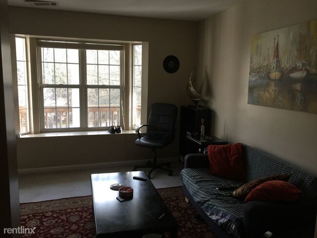 Building Photo - 2 br, 1.5 bath Condo - 162 Oxbo Rd
