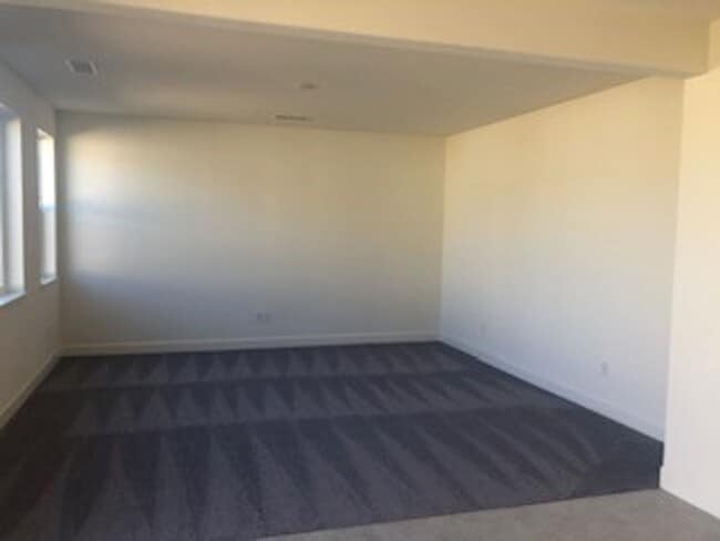 Building Photo - Kiley Ranch Stunner - Close to Everything!