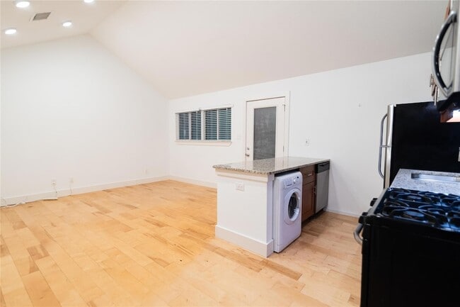 Building Photo - 1309 E 52nd St