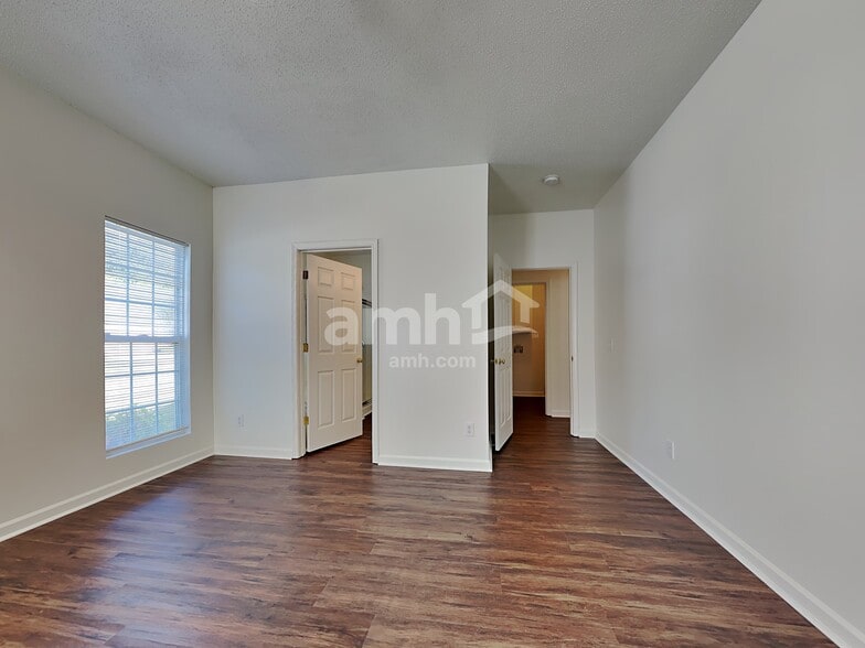 Building Photo - 1694 Haversham Park Dr