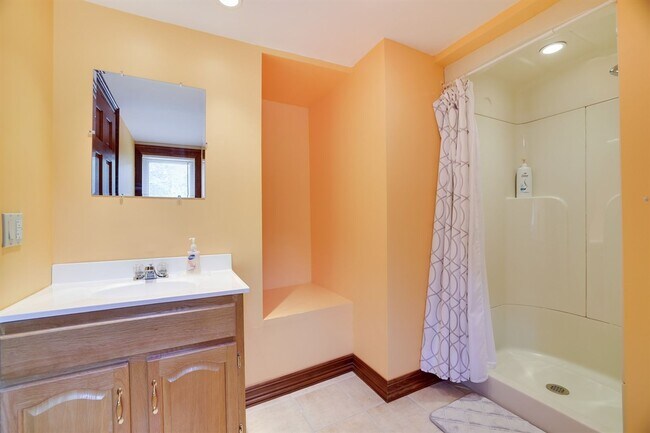 Building Photo - One of a kind Castle on the Hill for Rent! Minimum 1 month lease