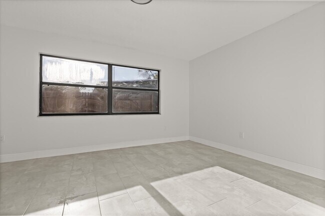 Building Photo - 4823 Pine Needle Dr