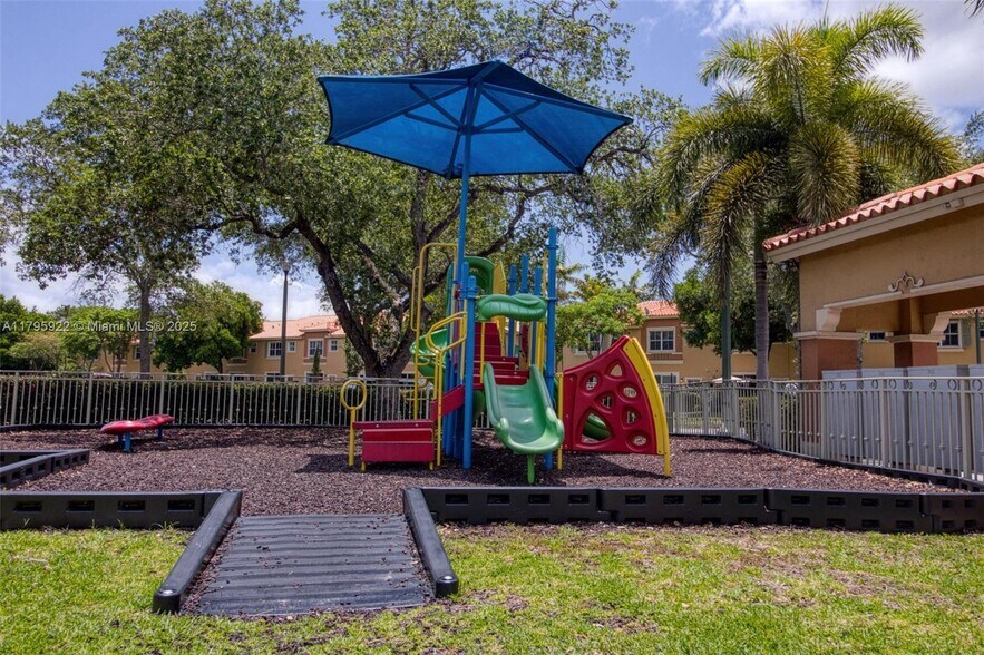 Building Photo - 4930 Windward Way