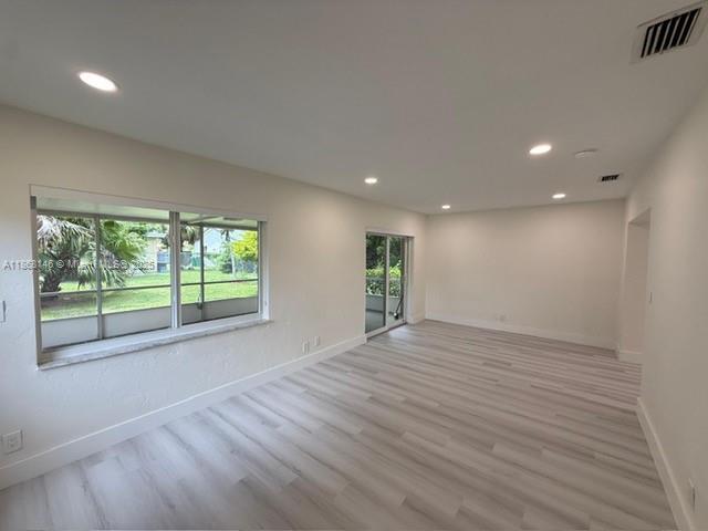 Building Photo - 7003 NW 99th Ave