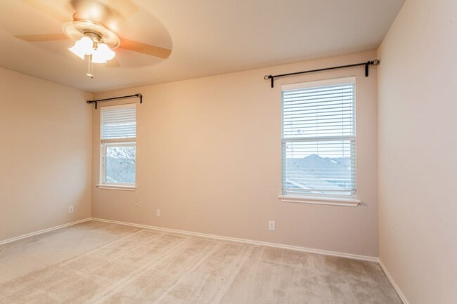 Building Photo - Charming 3-Bedroom in Highland Park with P...