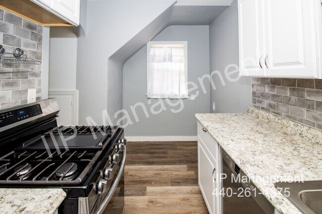 Building Photo - 2420 21st St