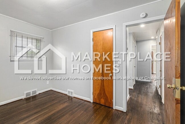 Building Photo - 9421 Courville St