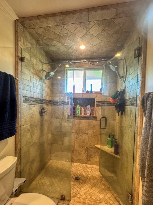 Building Photo - 44 Chestnut St