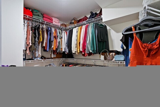 Building Photo - 9378 Seney Ln