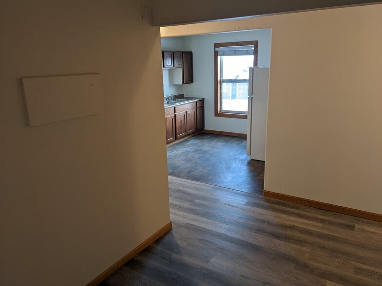 Building Photo - 1114 Roth Ln