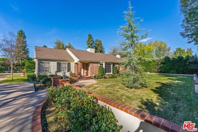 Building Photo - 17117 Weddington St