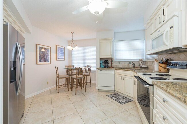 Building Photo - 6080 Bahia Del Mar Cir N