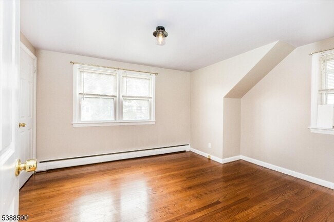 Building Photo - 76 Personette Ave