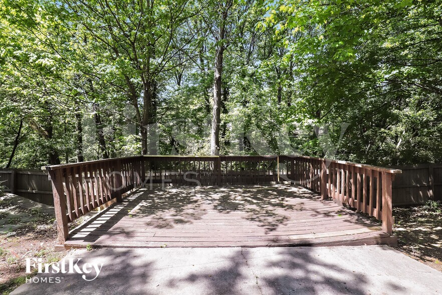 Building Photo - 1913 Middlewood Ct