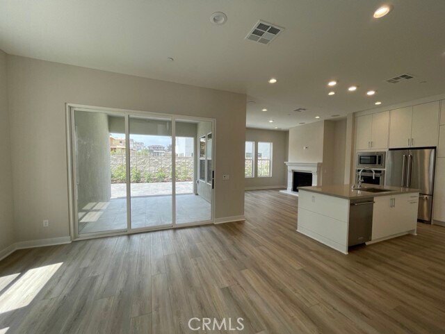 Building Photo - 211 Pin Ln