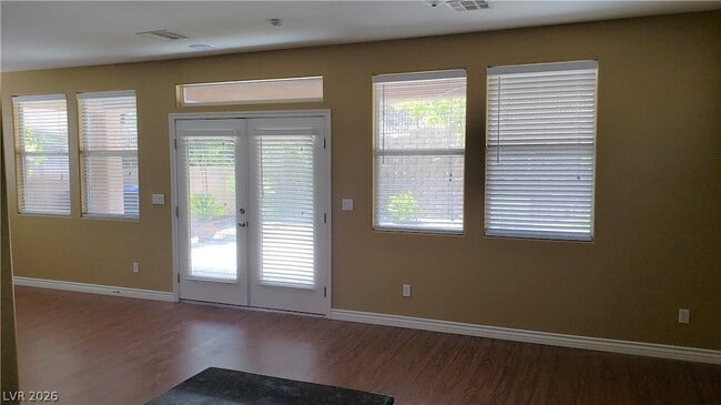Building Photo - 2819 Dunnottar Ave
