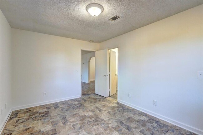 Building Photo - 4120 Elizabeth Ct