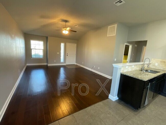 Building Photo - 2824 Jefferson Ave