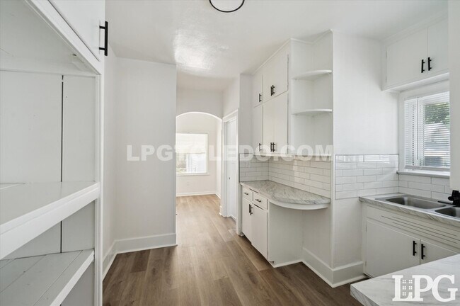 Building Photo - 3617 Homewood Ave