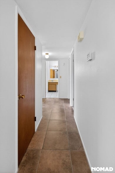 Building Photo - 938 N Larry Pl