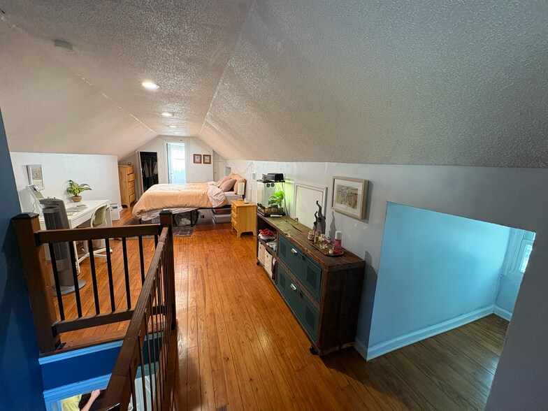 Building Photo - 1216 Beecher St SW