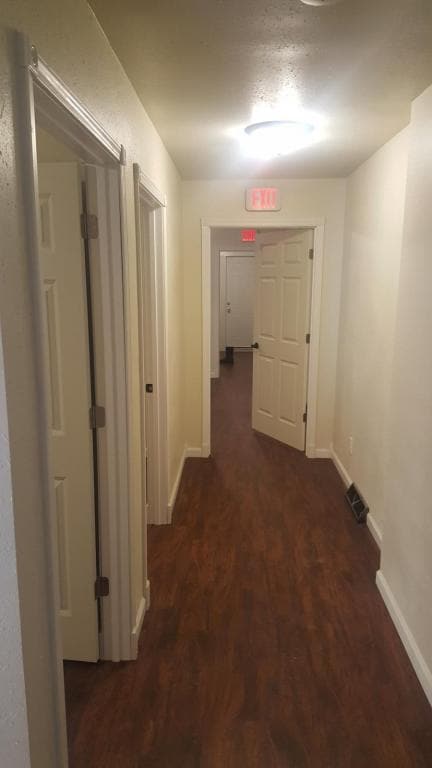 Building Photo - 109 W Oak St