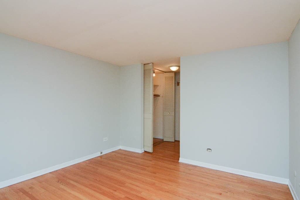 Building Photo - 503 W Briar Pl