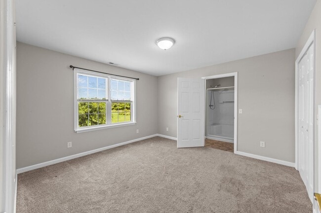 Building Photo - 3 Bed 2 Bath Marshallberg Home Available now