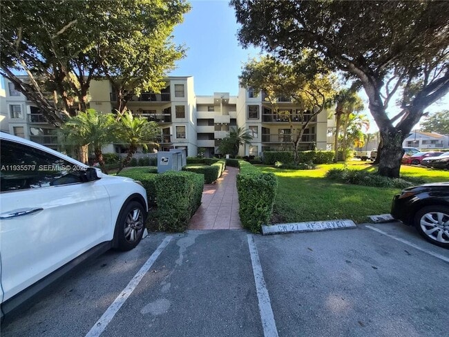 Building Photo - 8811 SW 132nd Pl