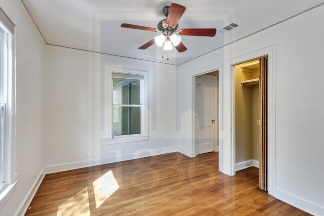 Building Photo - 1321 Bonham Terrace