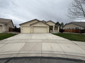 Building Photo - Beautiful Home in Sparks!
