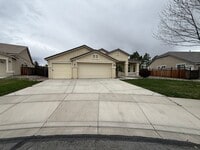 Building Photo - Beautiful Home in Sparks!