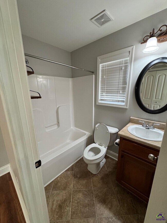 Building Photo - 302 Tug Ct