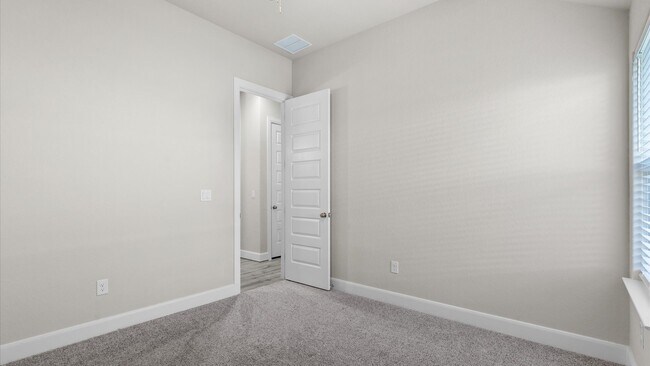 Building Photo - 557 Tobacco Pass