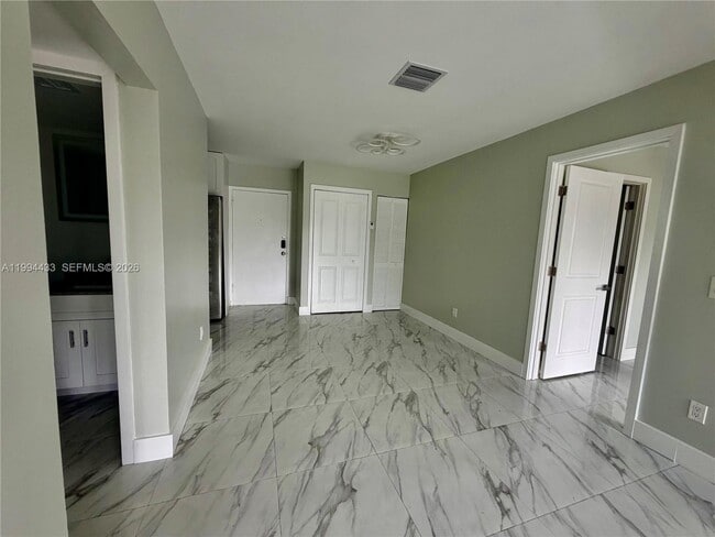 Building Photo - 488 NE 18th Ave