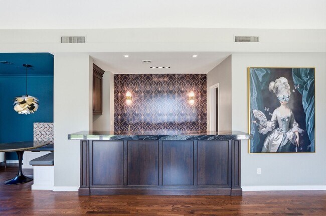 Building Photo - FULLY FURNISHED EXECUTIVE PHOENIX COUNTRY CLUB HOME IN GATED COMMUNITY