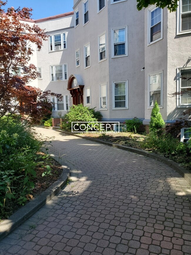 Building Photo - 154A Magazine St. Unit 1B