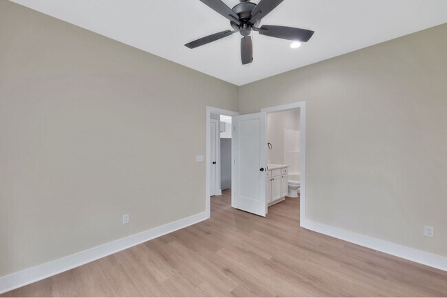 Building Photo - 359 Turnpike Rd