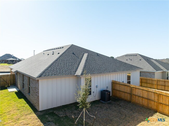 Building Photo - 4905 Rose Gdn Lp