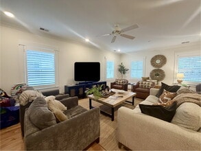 Building Photo - Church Street Three-Bedroom Apartment!