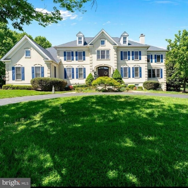 Building Photo - 1445 Mayhurst Blvd