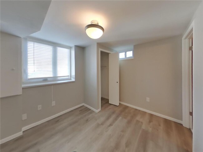 Building Photo - 3136 Nevada Ave S