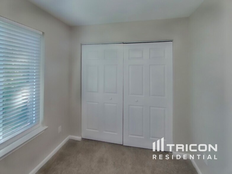 Building Photo - 1277 Collier Ln