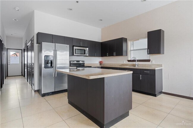 Building Photo - 12 Colbath Ave